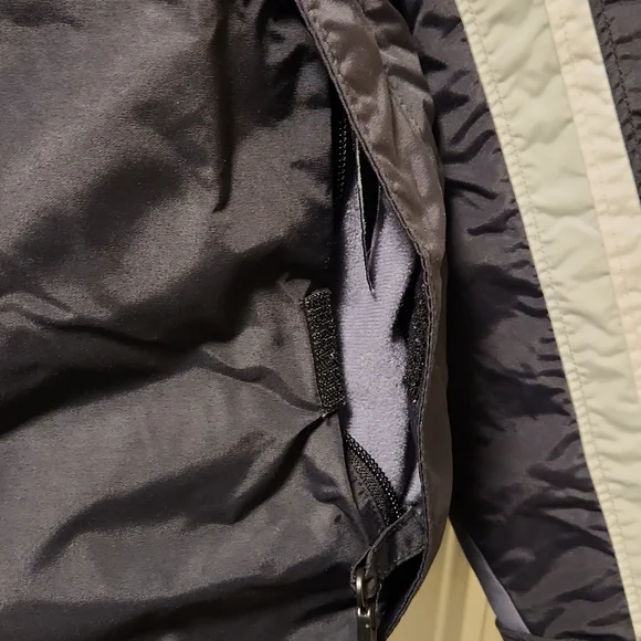 Men's Winter Jacket (M) - Picture 5 of 12